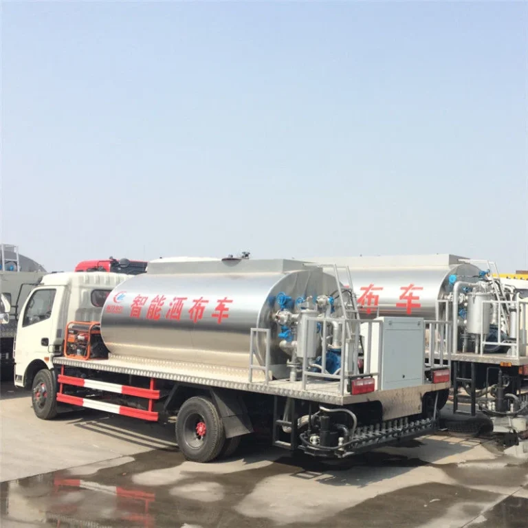 Dongfeng 6000L Bitumen Sprayer Truck on Construction Site