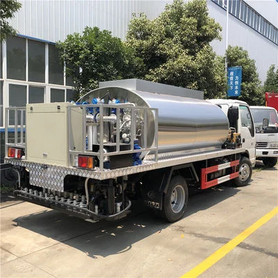 Dongfeng Asphalt Distributor Working on Highway